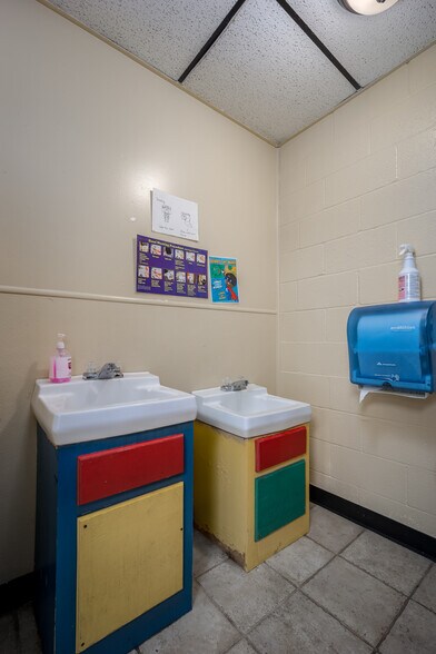 More Photos Of 3124 S Pennsylvania Ave, Oklahoma City Daycare Center For Sale