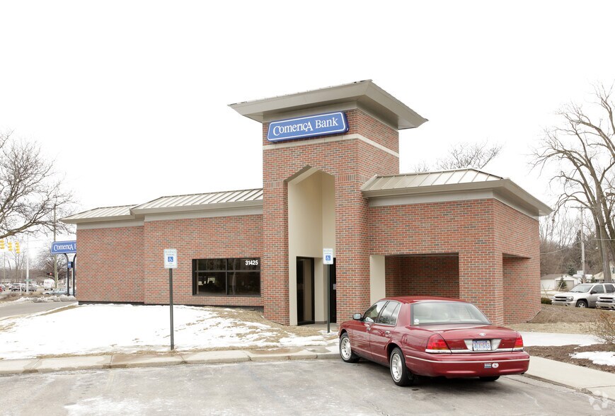 Primary Photo Of 31425 5 Mile Rd, Livonia Bank For Sale