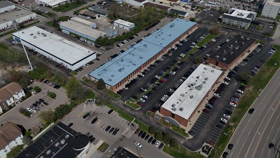 Primary Photo Of 11325 Reed Hartman Hwy, Blue Ash Flex For Lease