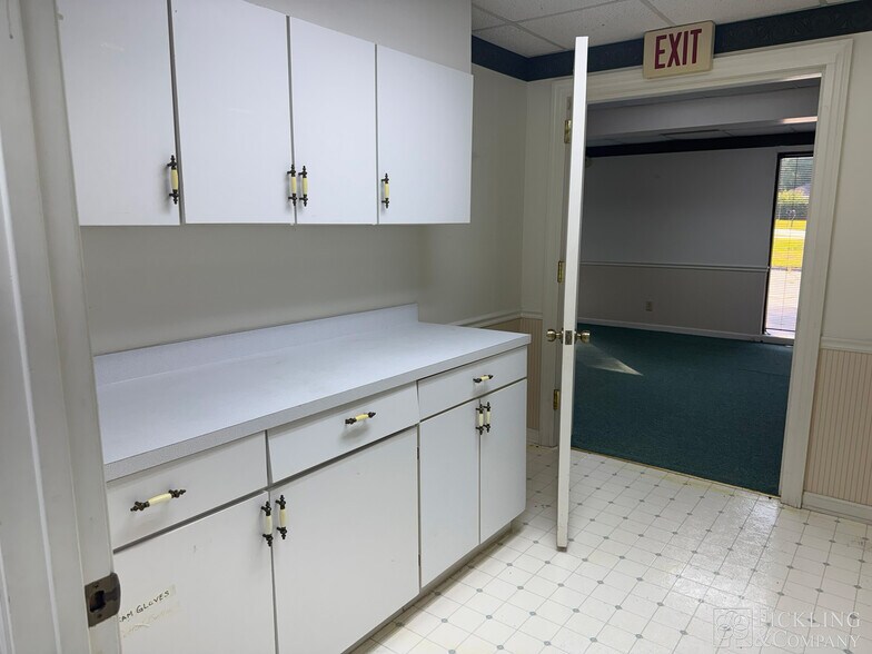 More Photos Of 123 Sparta Hwy, Eatonton Medical For Sale