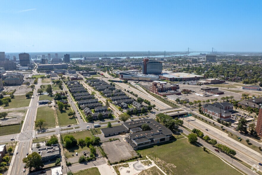 More Photos Of 3550 John C Lodge Fwy, Detroit Schools For Sale