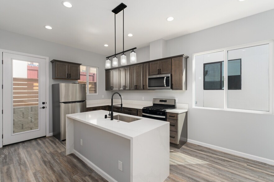 More Photos Of 6728 Thomson Ct, San Diego Apartments For Sale