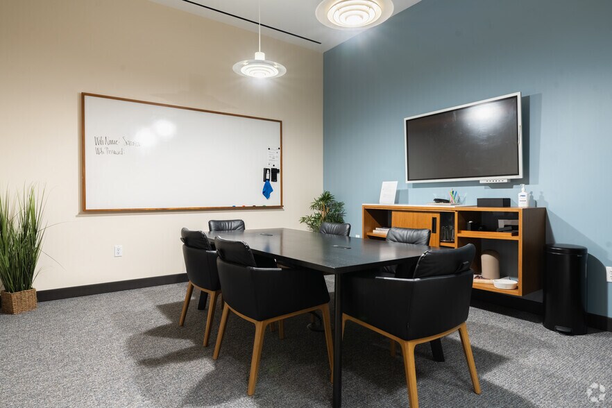 More Photos Of 1055 Howell Mill Rd, Atlanta Coworking Space