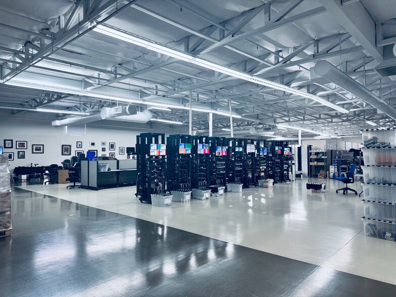 More Photos Of 701 N Golden Key St, Gilbert Manufacturing For Sale