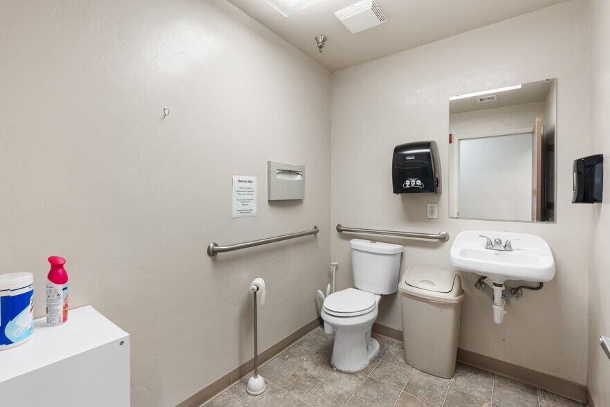 More Photos Of 3250 Tower Rd, Prescott Industrial For Sale