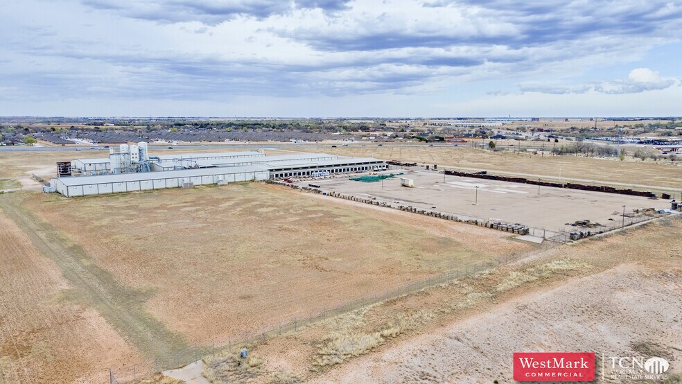 More Photos Of 2002 N Avenue N, Lubbock Manufacturing For Lease