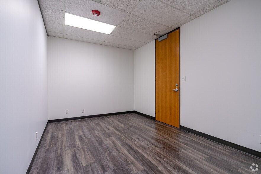 More Photos Of 213 W Southmore Ave, Pasadena Medical For Sale