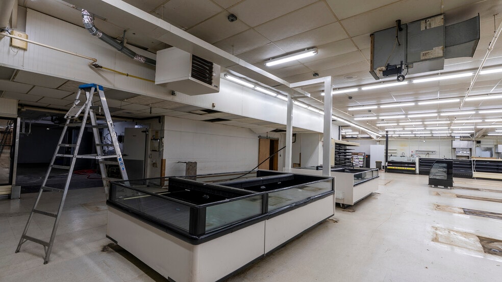 More Photos Of 2106 Valley Dr E, Miles City General Retail For Sale