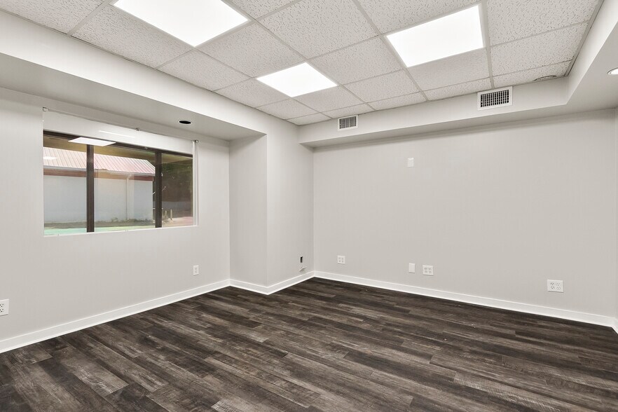 More Photos Of 2300 2nd Ave E, Tuscaloosa Office For Sale