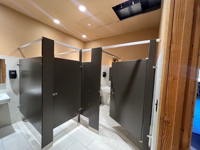 More Photos Of 10002 Gulf Dr, Anna Maria Bar For Sale