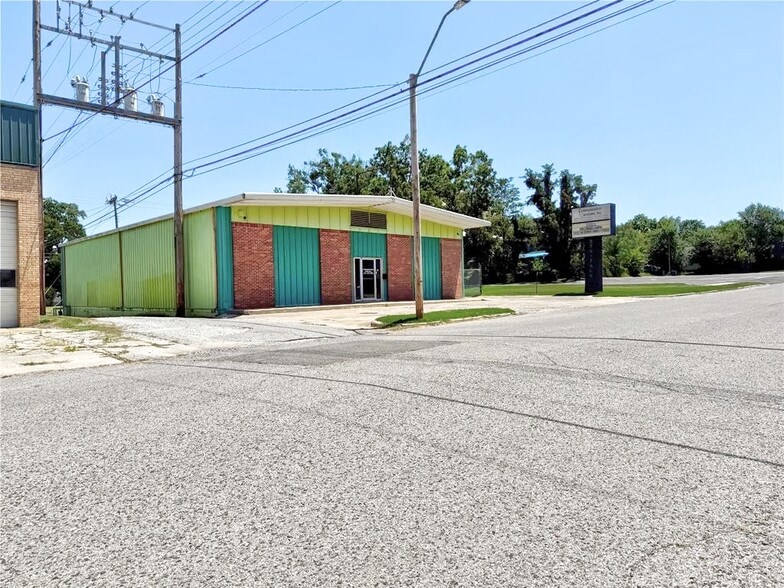 Primary Photo Of 115 S Oklahoma Ave, Shawnee Office For Sale
