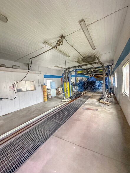 More Photos Of 4180 Sunset Blvd, Steubenville Carwash For Sale