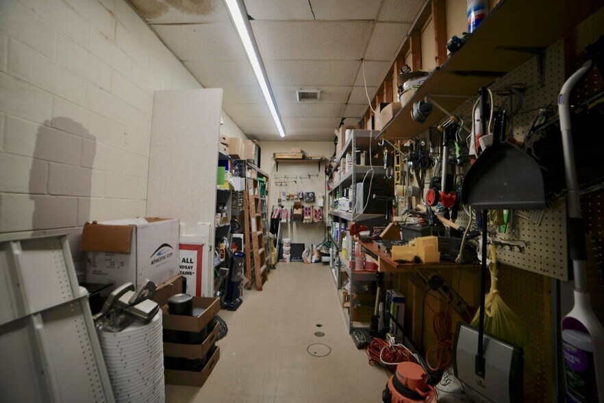 More Photos Of 4105 52nd St, Kenosha Freestanding For Sale