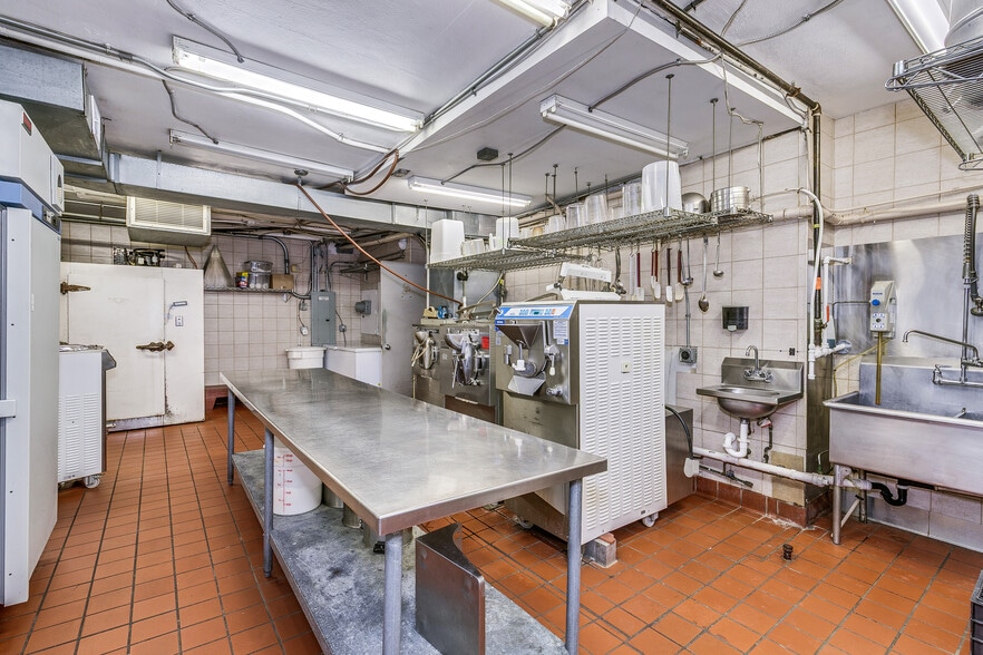 More Photos Of 3401-3405 S Lyndale Ave, Minneapolis Storefront Retail Residential For Sale