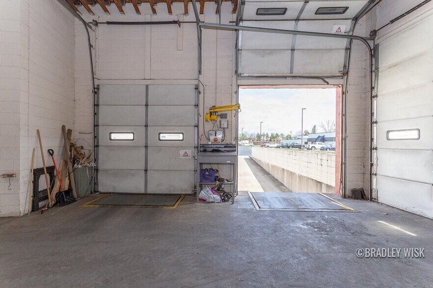 More Photos Of 581 Ottawa Ave, Holland Light Distribution For Sale