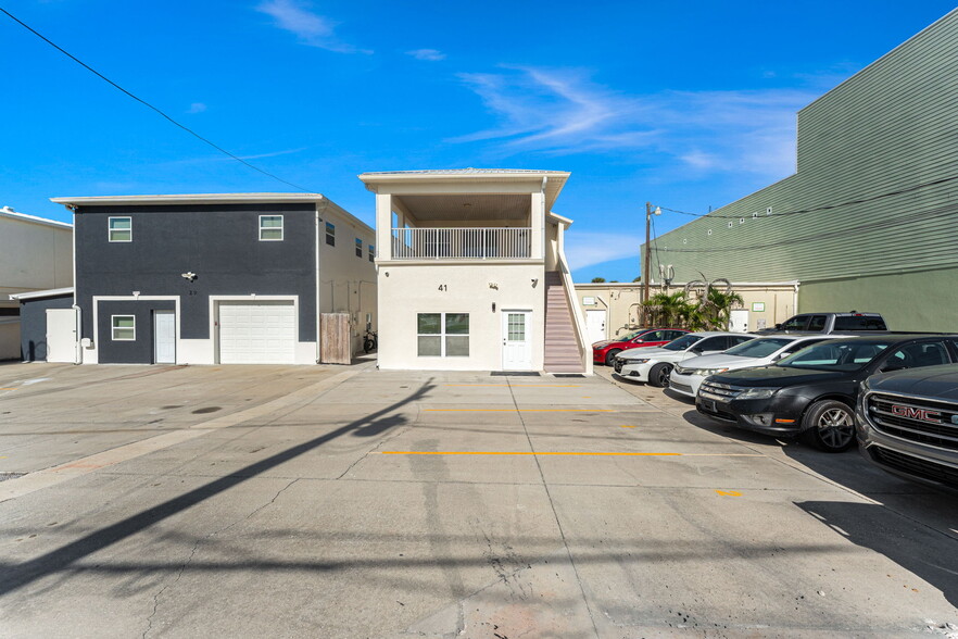 More Photos Of 41 N Orlando Ave, Cocoa Beach Office For Sale