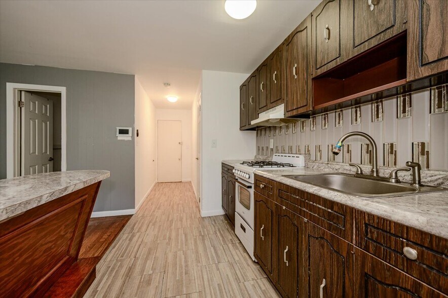 More Photos Of 3548 Bronx Blvd, Bronx Apartments For Sale