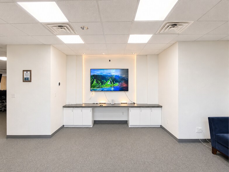 More Photos Of 6150 Diamond Centre Ct, Fort Myers Medical For Sale