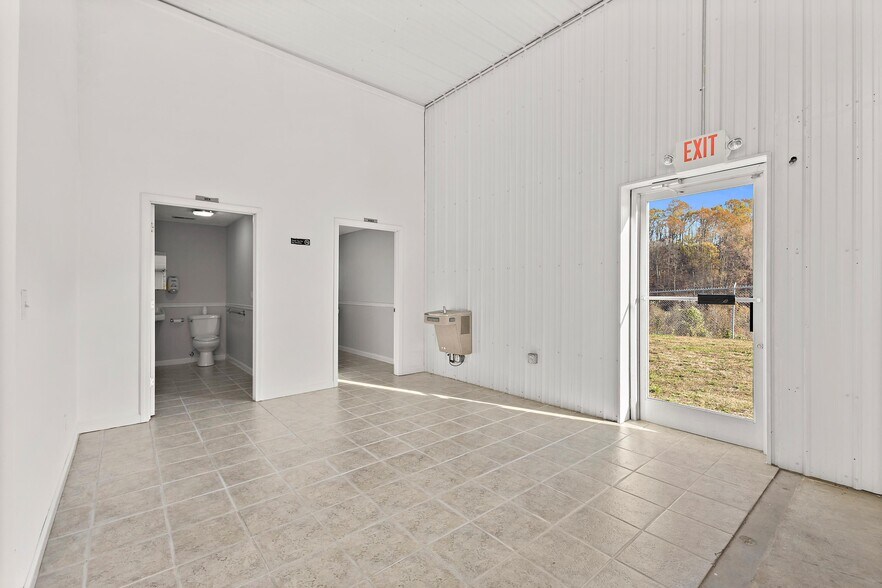 More Photos Of 1251 Montvue Rd, Kingsport Warehouse For Sale