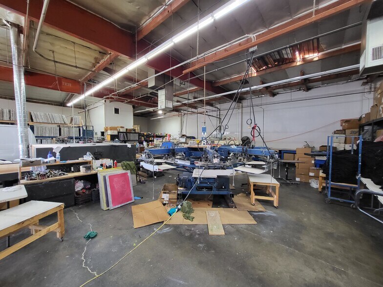 More Photos Of 1520 E Adams Blvd, Los Angeles Warehouse For Sale