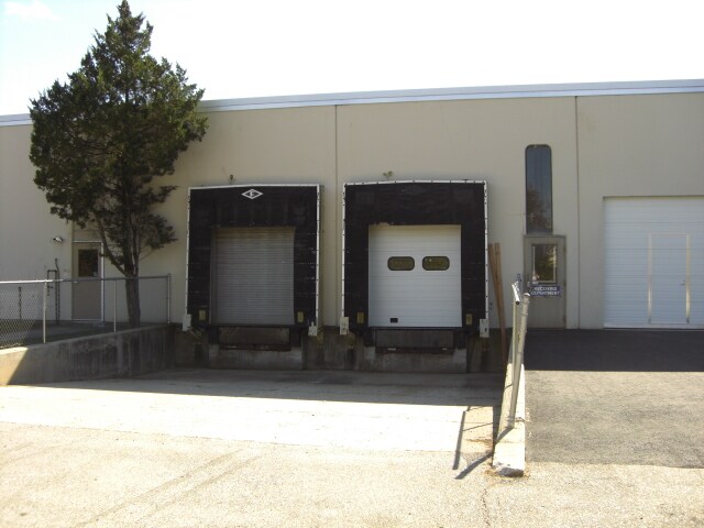 More Photos Of 80 Pickett District Rd, New Milford Manufacturing For Lease