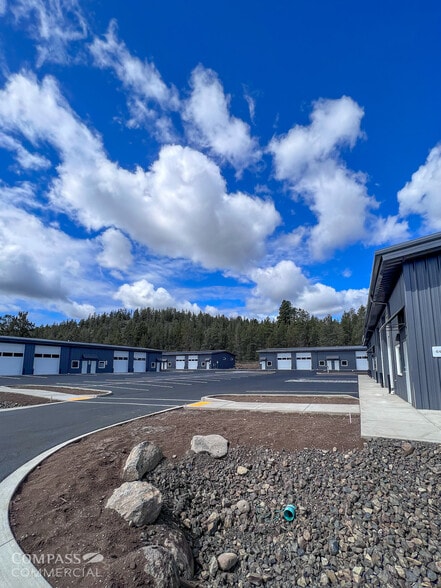More Photos Of 64415 Strickler Ave, Bend Warehouse For Lease