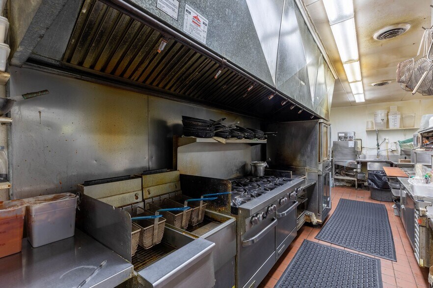 More Photos Of 1428 Center St, Ludlow Restaurant For Sale