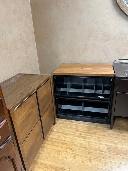 More Photos Of 15426 70th Ct, Orland Park Light Distribution For Sale