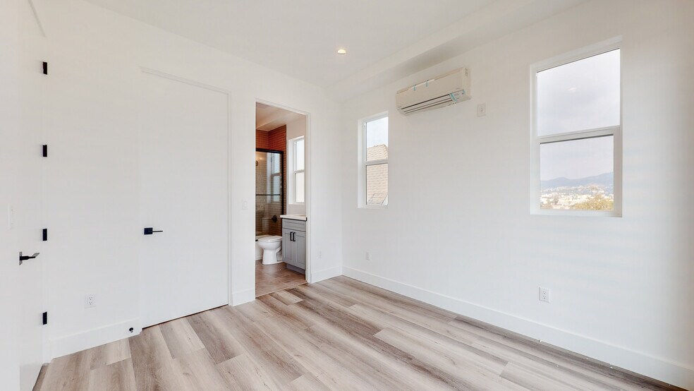 More Photos Of 525 N Normandie Ave, Los Angeles Apartments For Sale