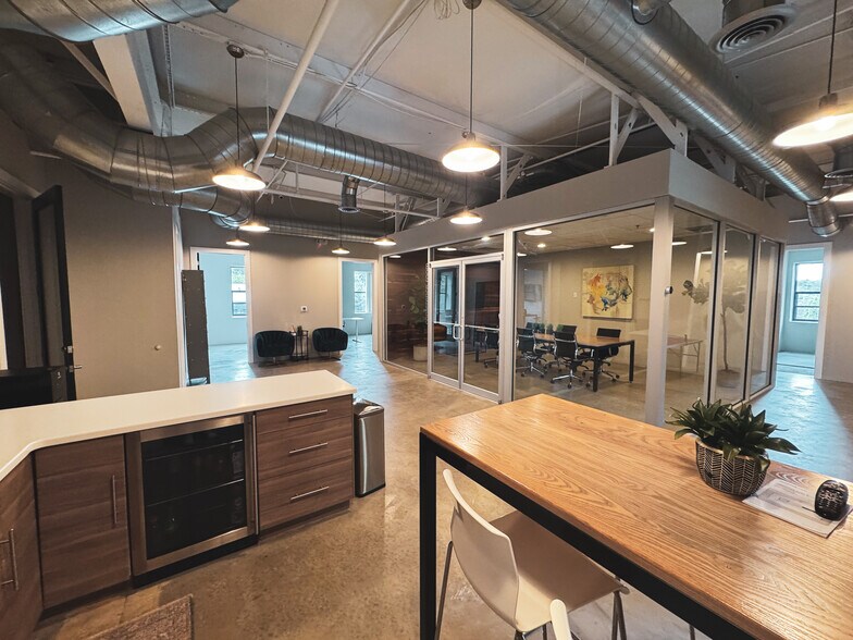 More Photos Of 53 S Main St, Alpharetta Coworking Space