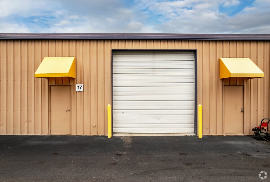 More Photos Of 13584 49th St N, Clearwater Manufacturing For Lease