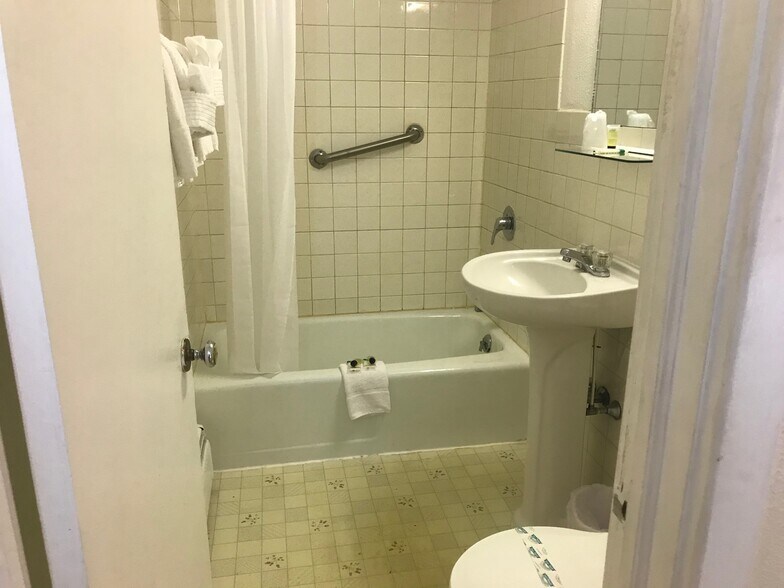 More Photos Of 18718 NY-28, Delhi Hotel For Sale