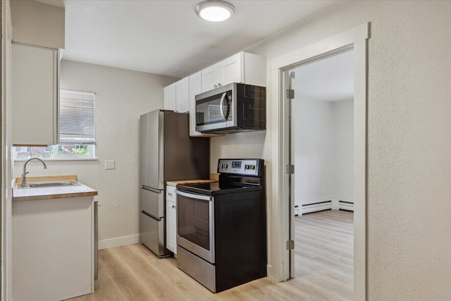 More Photos Of 1923 Dallas St, Aurora Apartments For Sale