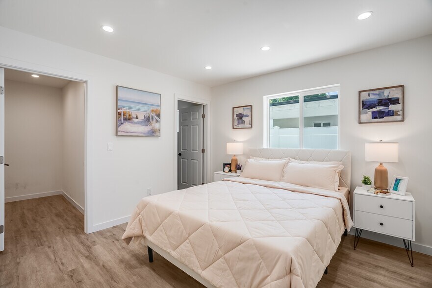 More Photos Of 7008 Encino Ave, Van Nuys Apartments For Sale