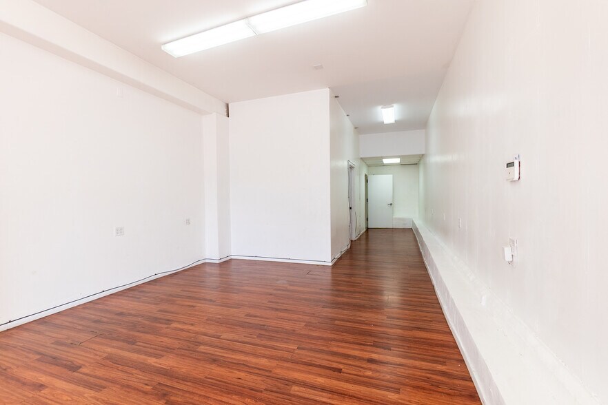 More Photos Of 3700 E 12th St, Oakland Storefront Retail Office For Lease