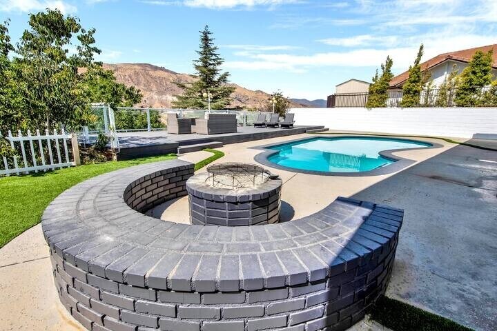 More Photos Of 12036 Darby Ave, Porter Ranch Specialty For Sale