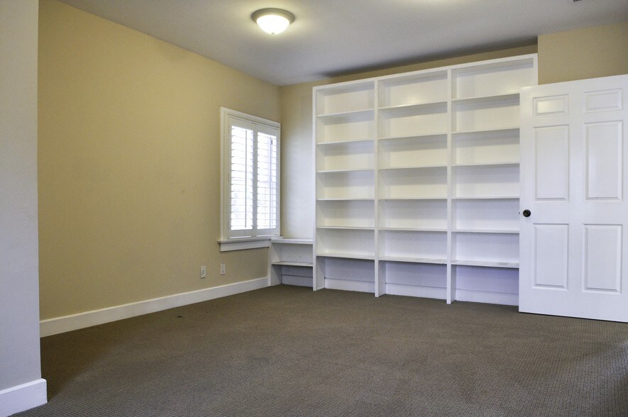 More Photos Of 1533 E 4th St, Santa Ana Medical For Lease