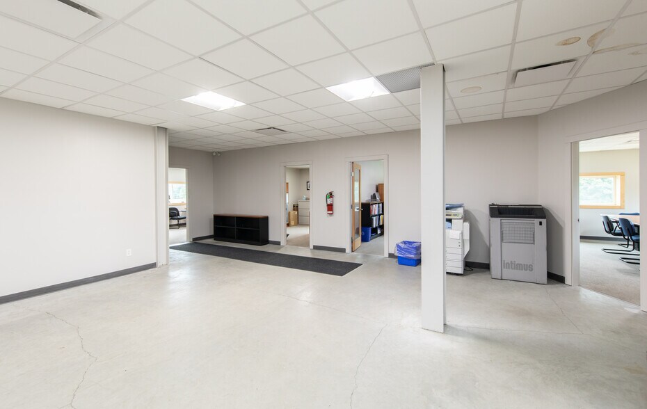 More Photos Of 7431 Industrial Rd, Lantzville Warehouse For Sale