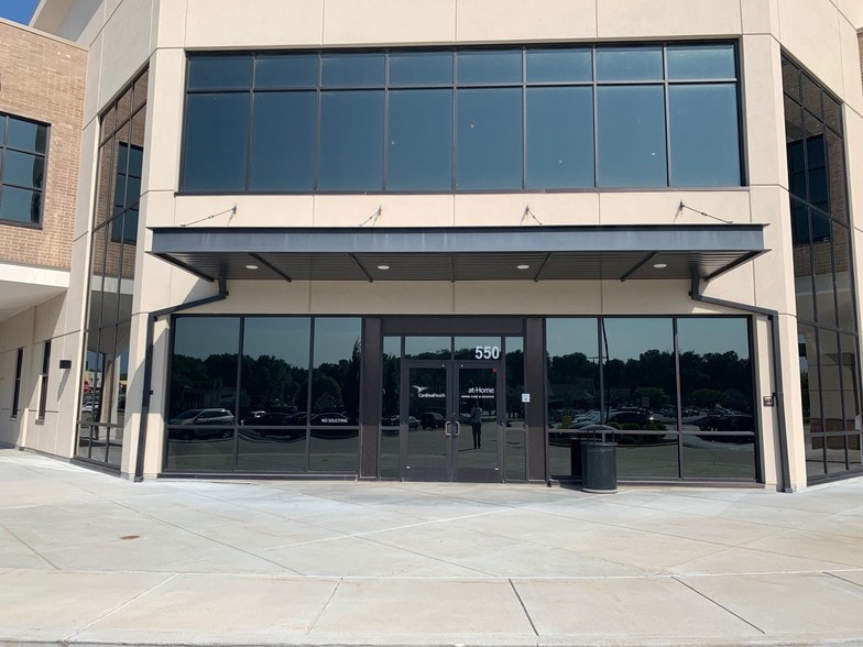 More Photos Of 550 Northwest Plaza Dr, Saint Ann Office For Lease