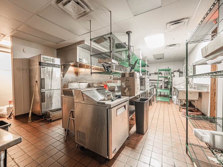 More Photos Of 401 Walker Dr, Henderson General Retail For Sale