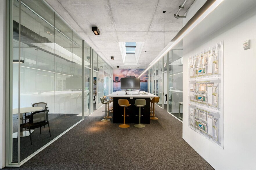 More Photos Of 528 NW 7th Ave, Miami Office For Sale