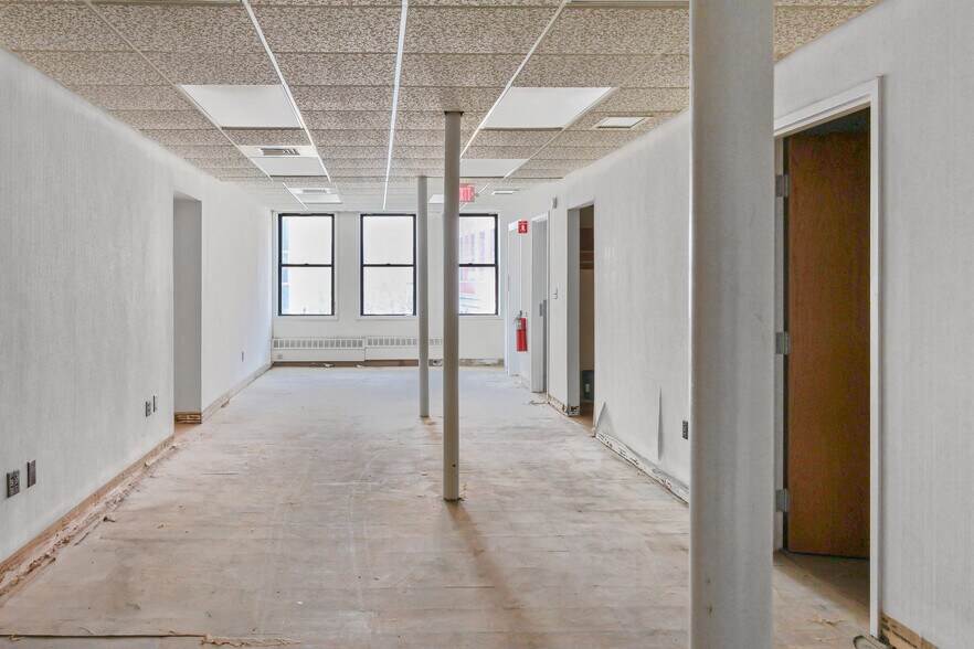 More Photos Of 17 Market St, Poughkeepsie Office For Sale