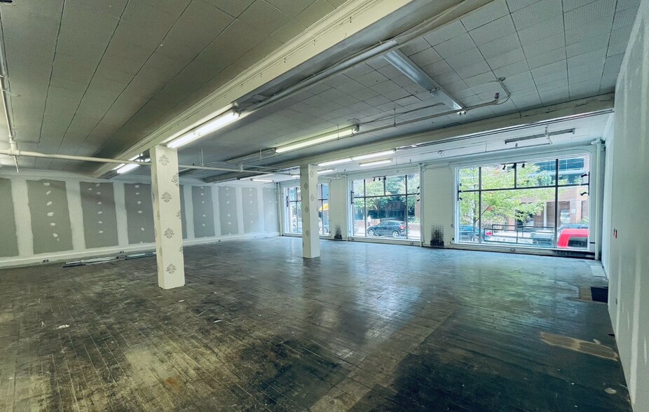 More Photos Of 10-14 Mccaul St, Toronto Office For Sale