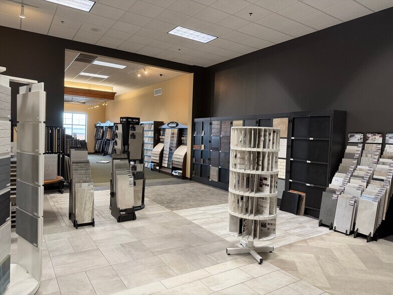 More Photos Of 4803 Michaels Dr, Appleton Freestanding For Sale