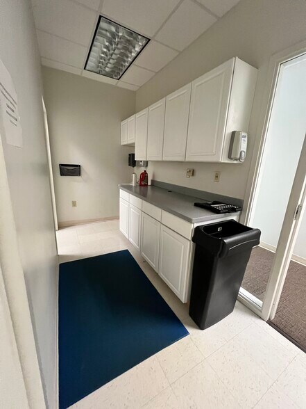 More Photos Of 420-482 Wylie Dr, Normal General Retail For Sale