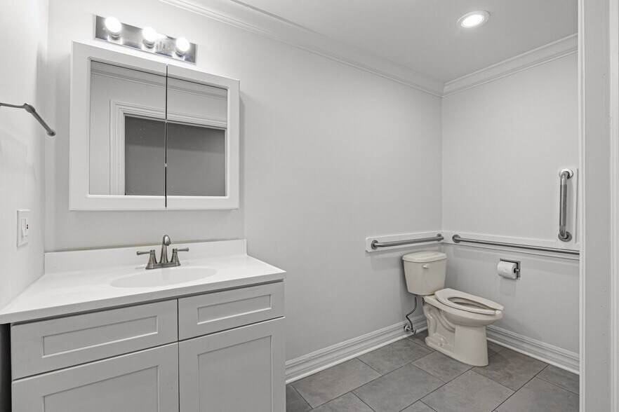 More Photos Of 352 Monmouth Rd, Millstone Township Office For Lease