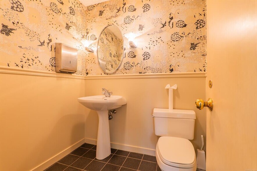 More Photos Of 8 Prospect St, Ridgefield Storefront Retail Office For Sale