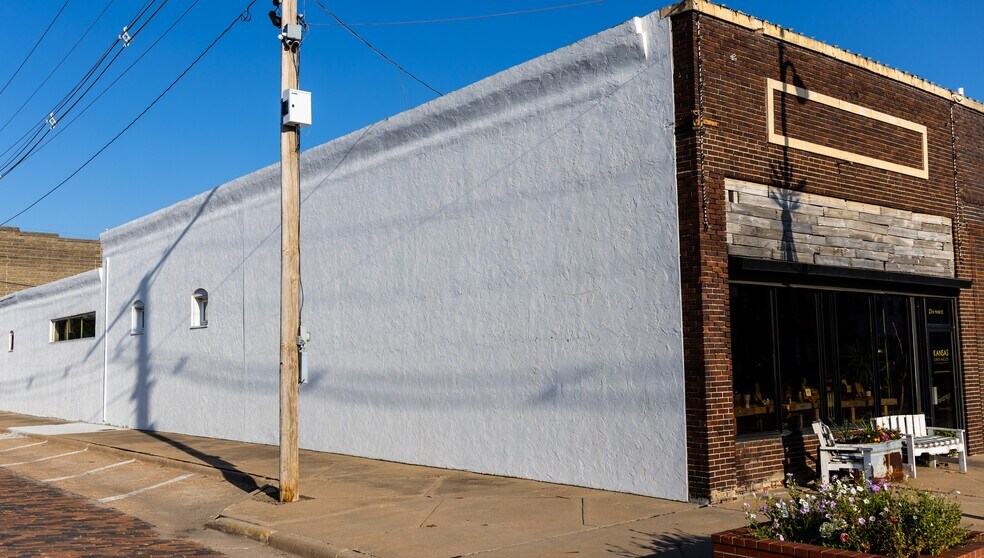 More Photos Of 23 N Main St, Ellinwood Storefront For Sale