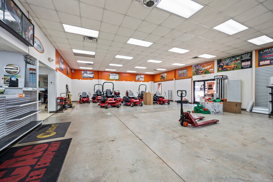 More Photos Of 3242 S Main St, Salisbury Storefront For Sale