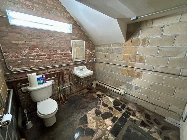 More Photos Of 5923-5927 S Wentworth Ave, Chicago Warehouse For Sale